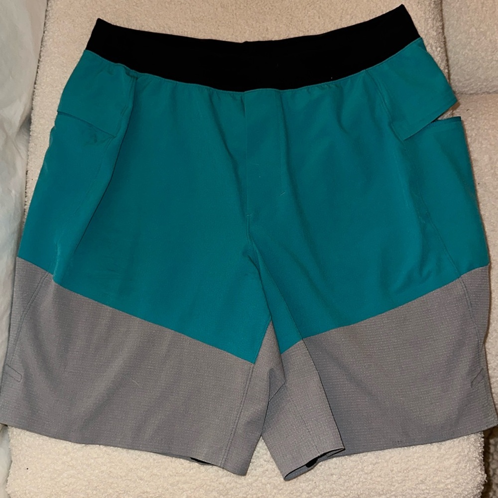Lululemon shorts size M